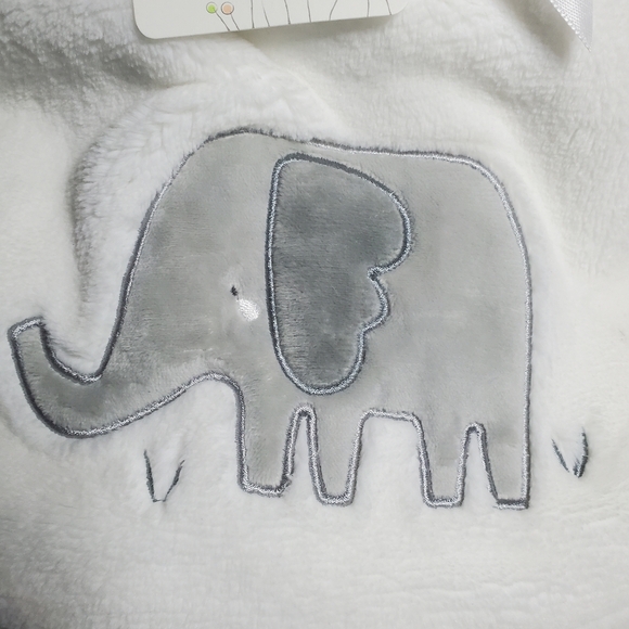 Brand New Starting Out Baby Blanket with Elephant - Picture 4 of 8